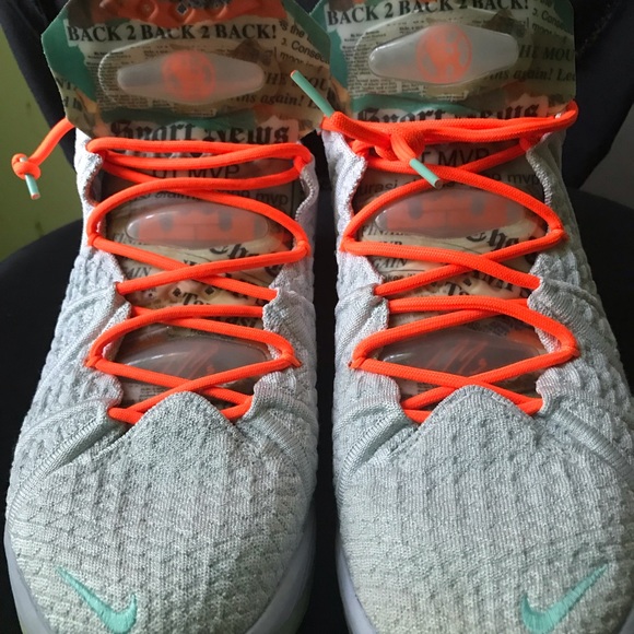 Lebron XVIII blue tint/ dynamic turquoise-ghost - Picture 2 of 6